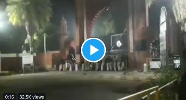 جامعہ کے بعد اے ایم یو میں بھی پولیس نے کیمپس میں گھس کر طلبا پر کیا لاٹھی چارج، ہاسٹل میں بھی کی توڑ پھوڑ اور بچوں کو زود و کوب