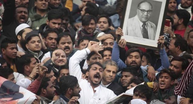 \"آپ اس طرح برتاؤ کر رہے ہیں جیسے جامع مسجد پاکستان میں ہے؟\" عدالت نے بھیم آرمی چیف کی ضمانت کا مقدمہ سنتے ہوئے پولیس کو لگائی پھٹکار