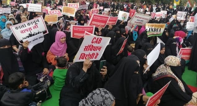 جے پور میں سینکڑوں خواتین نے سی اے اے، این آر سی اور این پی آر کی مخالفت میں کیا مظاہرہ