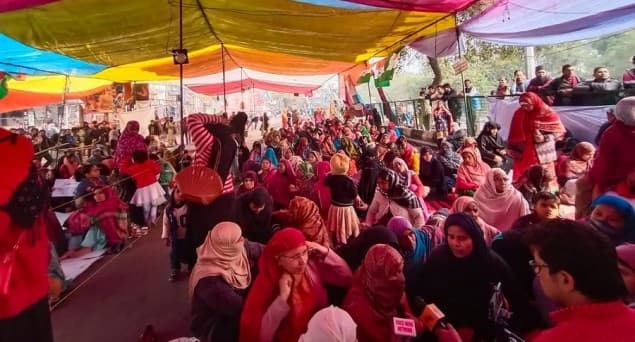 الیکشن کمیشن نے لگائی کپل مشرا کی انتخابی مہم پر 48 گھنٹے کی پابندی، شاہین باغ کی خواتین نے بی جے پی رہنما کپل مشرا کے تبصرے کی سخت مذمت کی