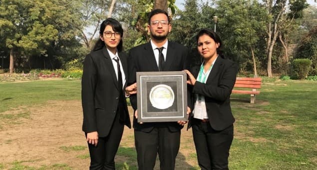 جامعہ ملیہ اسلامیہ کے شعبۂ قانون کے طلبا نے بین الاقوامی فوجداری قانون موٹ کورٹ مقابلے میں سب سے اعلیٰ میموریل ایوارڈ جیتا