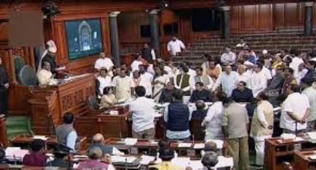 حزب اختلاف نے لوک سبھا سے واک آؤٹ کیا، کانگریس نے بی جے پی رہنماؤں کو ''جعلی ہندو'' قرار دیا