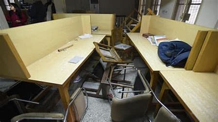 جامعہ کے طلبا نے لائبریری میں گھس بچوں کو مارتی ہوئی پولیس کی سی سی ٹی وی ویڈیو جاری کی، کانگریس نے پولیس پر کارروائی کا مطالبہ کیا