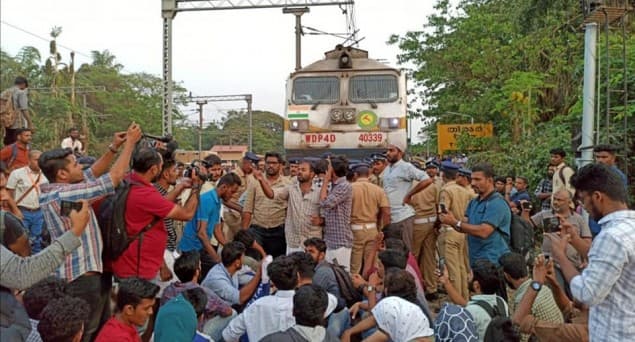 کیرالہ: دہلی تشدد کے خلاف احتجاج میں ٹرین روکی، 39 برادرانہ کارکنوں کو جیل بھیجا گیا