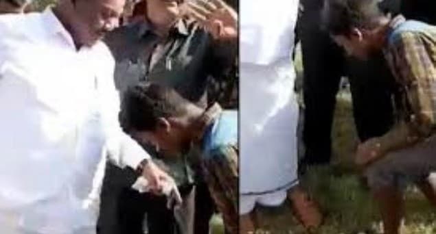 تمل ناڈو کے ایک وزیر کے ذریعے قبائلی طلبا سے اپنے چپل اتارنے کے مطالبے پر کھڑا ہوا تنازعہ
