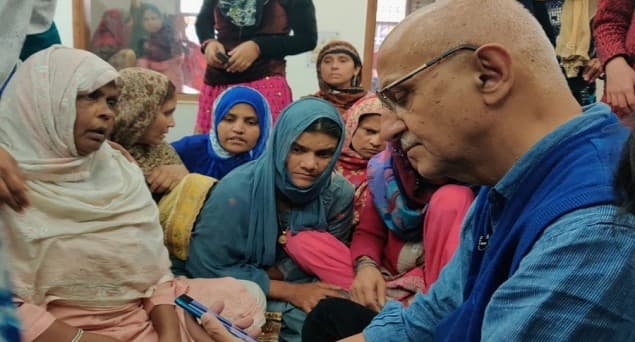 دہلی حکومت کے ذریعے بڑا راحت کیمپ لگانے سے انکار سے دلی تکلیف ہوئی: ہرش مندر