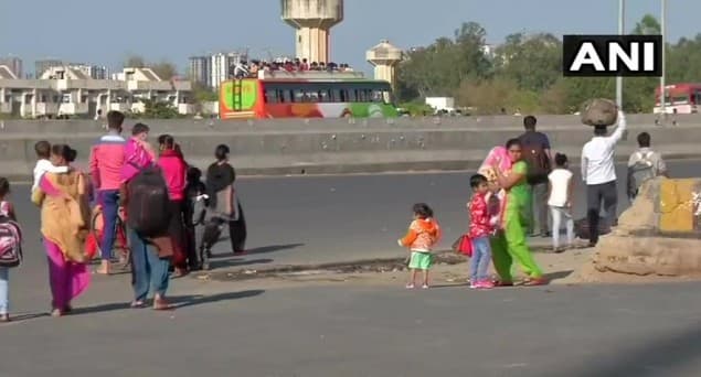 کیرالہ، کرناٹک اور مہاراشٹر میں پھنسے شمال مشرق کے ہزاروں مہاجر مزدور اور خاندان خصوصی ٹرینوں کا مطالبہ کر رہے ہیں