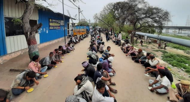 لاک ڈاؤن کے دوران آسام-بنگال بارڈر پر تقریباً 700 افراد پھنسے