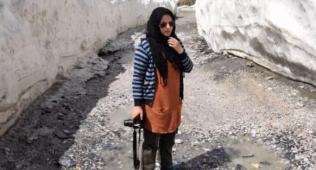 فیس بک پوسٹ کی وجہ سے یو اے پی اے کے تحت نوجوان خاتو صحافی پر پولیس کے ذریعے مقدمہ درج کرنے کے بعد عوام میں غم و غصہ
