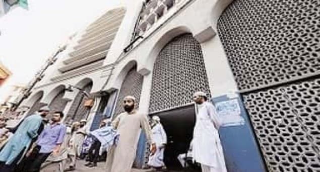 گجرات پولیس نے تبلیغی جماعت کے بارے میں افواہ پھیلانے والے افراد کو گرفتار کیا، یوپی پولیس نے تبلیغی کارکنوں کے ذریعے بد سلوکی کی اطلاع کی تردید کی