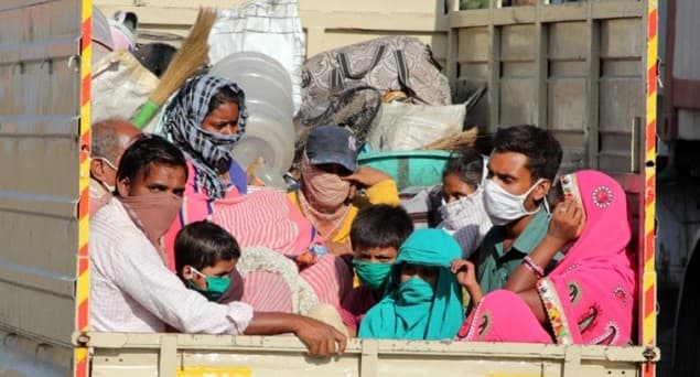 مہاجر مزدوروں سے ٹرین اور بس کا کرایہ نہ لیں: سپریم کورٹ کی ہدایت