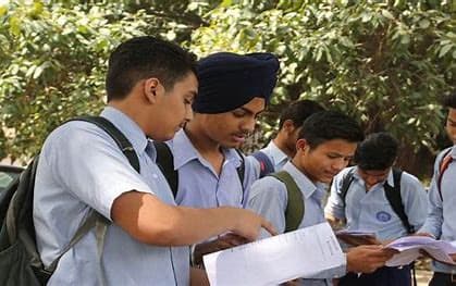 انلاک 4.0: مرکز نے 21 ستمبر سے اسکولوں کو نویں سے بارہویں کلاس کے لیے جزوی طور پر دوبارہ کھولنے کی اجازت دیا