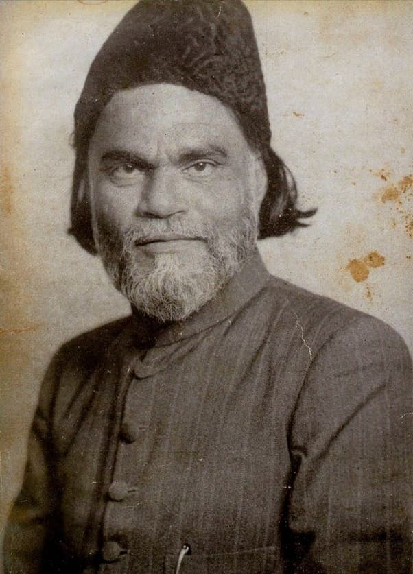مئے خانے سے خانہ کعبہ تک پہنچنے والے شاعر کی زندگی کے پیچ و خم