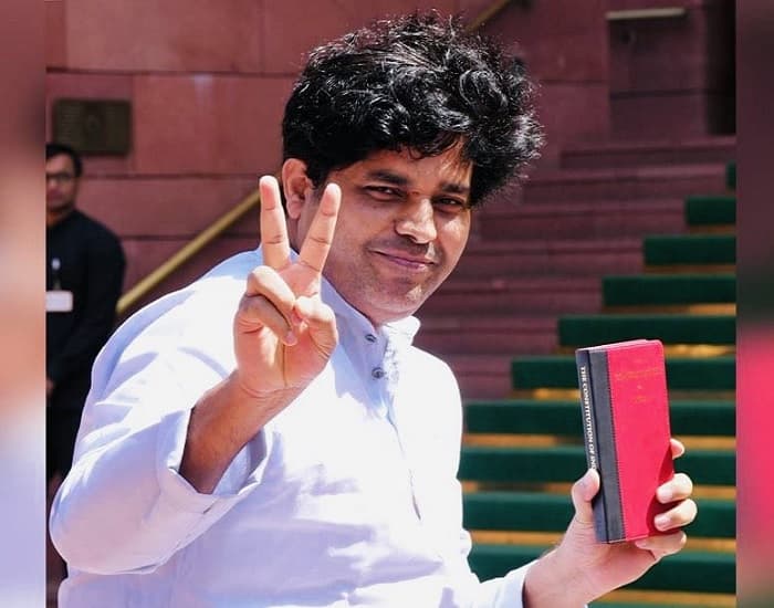 سپریم کورٹ نے گجرات میں عمران پرتاپ گڑھی کے خلاف درج ایف آئی آر کو منسوخ کر دیا