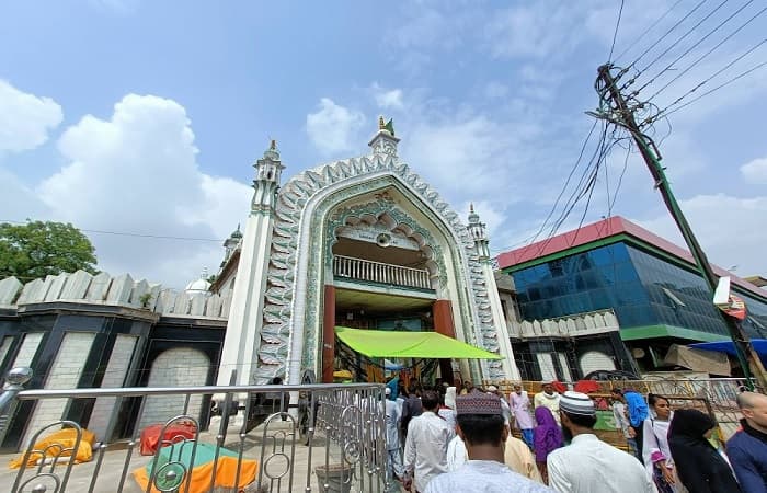 اورنگ زیب کے بعد سید سالار مسعود غازی نشانے پر،درگارہ  کے مندر ہونے کا دعویٰ