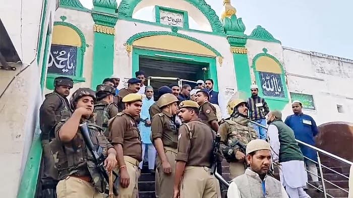 سنبھل  شاہی جامع مسجد کمیٹی کے صدر ظفر علی ایڈوکیٹ  حراست میں