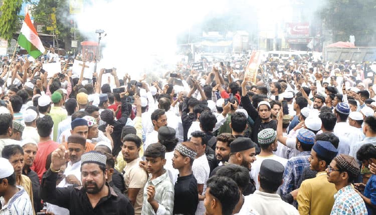 متنازعہ وقف قوانین کے خلاف مرشدآباد میں ہنگامہ آرائی کے پیچھے کون ہے؟