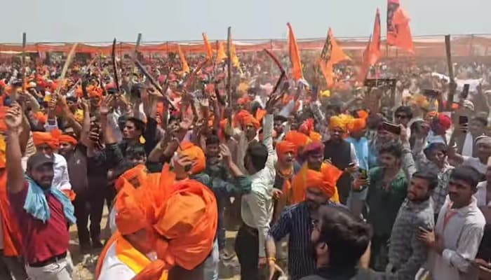 اتر پردیش میں کرنی سینا کی کھلی غنڈہ گردی،  ریلی میں کھلے عام تلواریں لہرائی گئیں