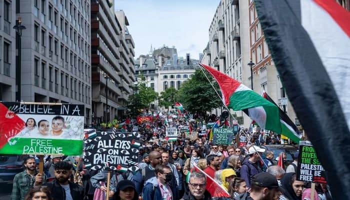 غزہ نسل کشی:برطانیہ  میں  وکلاء  اور ججوں کا اپنی حکومت سے  اسرائیل پر سخت پابندیوں کا مطالبہ