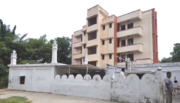 !اتر پردیش میں مدارس اور مساجد حکومت کے نشانے پر