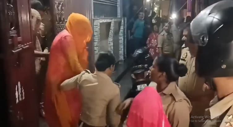  ایودھیا میں رانی ستی  گیسٹ ہاؤس پر پولیس کا چھاپہ،سیکس ریکیٹ کا انکشاف