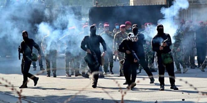 عراقی پولیس کی مظاہرہ کاروں پر فائرنگ، درجنوں ہلاک، ہزاروں زخمی