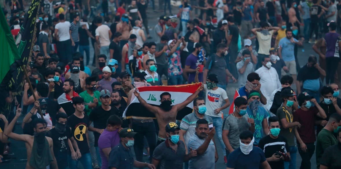 بغداد میں مظاہرے جاری ، سیکورٹی فورسز کے ساتھ جھڑپوں میں چار مظاہرین ہلاک