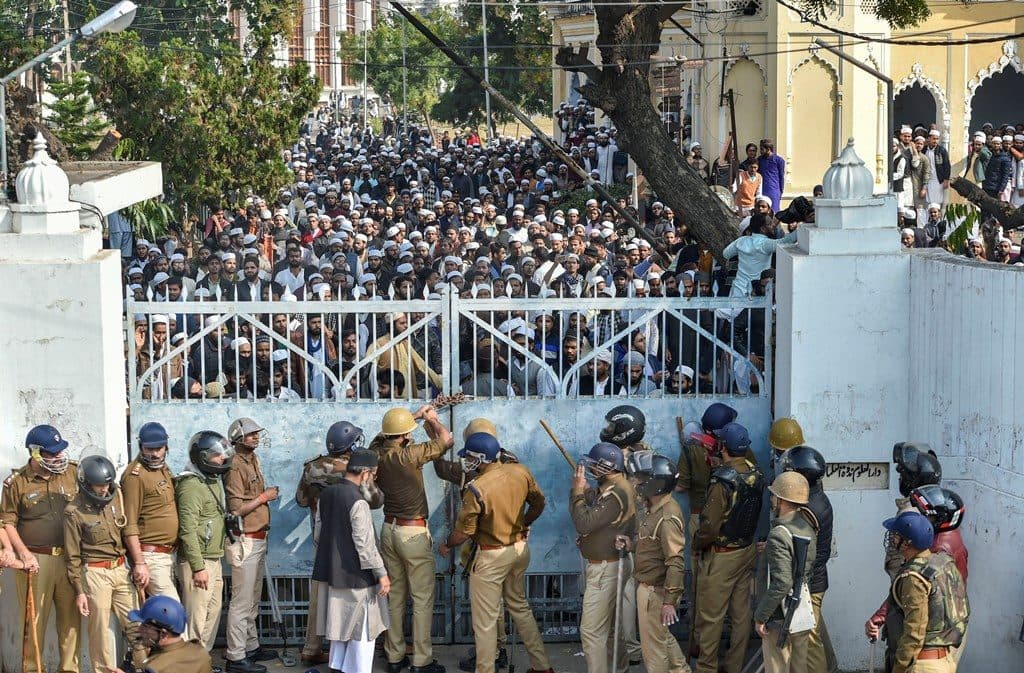 جامعہ میں پولیس کارروائی کے خلاف ملک بھر کی یونی ورسٹیوں کے طلبا نے کیا اتحاد کا مظاہرہ