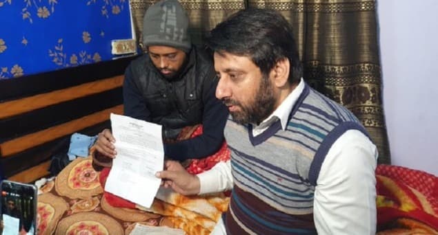 پولیس حملے میں اپنی آنکھ کھونے والے جامعہ کے طالب علم کو دہلی وقف بورڈ نے دیے 5 لاکھ روپے اور ملازمت کا خط
