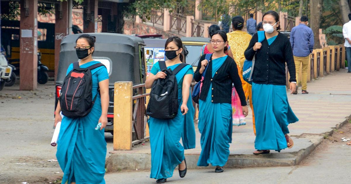 مختصر مختصر: ہزاروں افراد ہندوستان میں کورونا وائرس کی وجہ سے مشاہدے میں ہیں، دیگر اہم خبریں
