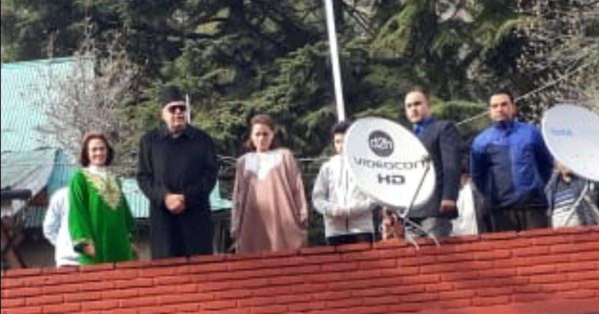غلام نبی آزاد نے فاروق عبد اللہ سے ملاقات کی، تمام زیر حراست سیاسی رہنماؤں کی رہائی کا مطالبہ کیا
