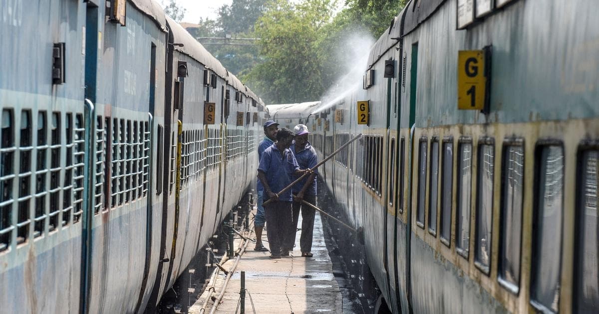 مختصر مختصر: اتوار کے روز ’’جنتا کرفیو‘‘ کی وجہ سے 3500 سے زیادہ ٹرینیں نہیں چلیں گی، دیگر اہم خبریں