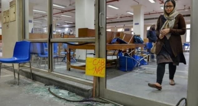 عدالت میں دہلی پولیس نے کہا: ’’معصوم طلبا کو بچانے کے لیے جامعہ میں داخل ہونا پڑا‘‘