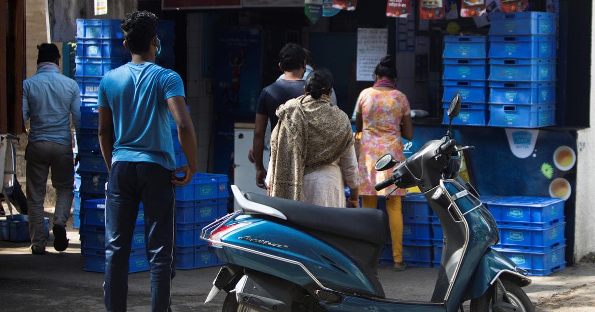 لاک ڈاؤن: مرکزی حکومت نے خبردار کیا ہے کہ ضروری سامان کی منتقلی کرنے والی گاڑیوں کو روکا جانا قلت کا سبب بن سکتا ہے
