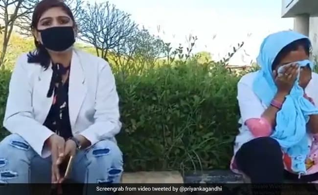 یوپی میں میڈیکل اسٹاف کا الزام: ماسک اور سینیٹائزر مانگنے پر ہاتھ پیر توڑنے کی دھمکی دی گئی