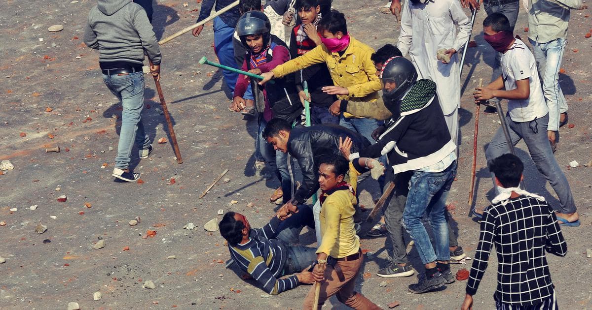 دہلی تشدد: ’’تفتیش میں صرف ایک سرے کو نشانہ بنایا گیا‘‘، عدالت نے پولیس کی کارروائی پر اٹھائے سوال