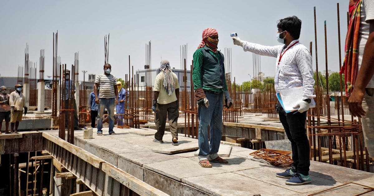 مختصر مختصر: وزیر اعظم مودی آج شام 8 بجے قوم سے خطاب کریں گے، ملک میں کوویڈ 19 متاثرین کی تعداد 70،000 سے تجاوز، دیگر اہم خبریں