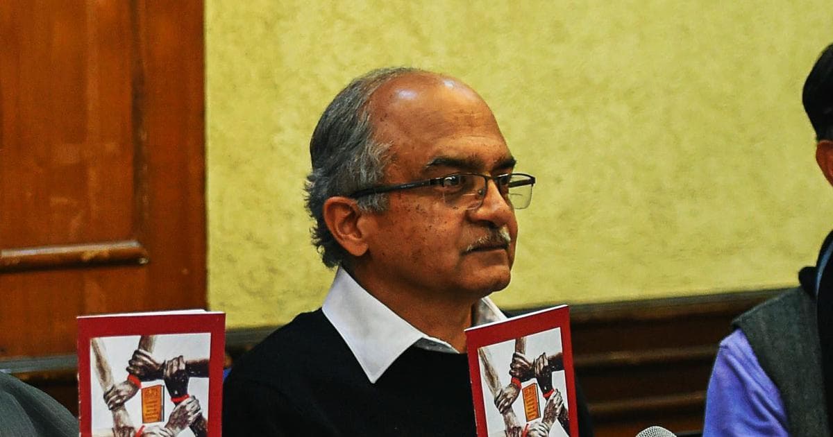 سپریم کورٹ از خود نوٹس لیتے ہوئے سماجی کارکن اور وکیل پرشانت بھوشن کے خلاف توہین عدالت کے الزام میں کرے گی کارروائی کا آغاز