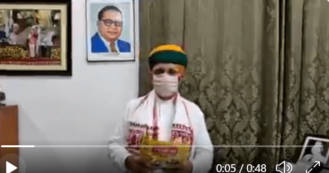 بی جے پی کے وزیر نے ایک ’’بھابی جی پاپڑ‘‘ کی تشہیر کرتے ہوئے اسے کورونا وائرس سے لڑنے میں مددگار بتایا