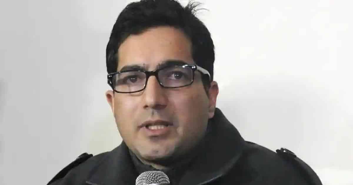 جموں و کشمیر: شاہ فیصل نے اپنی پارٹی صدر کے عہدے سے استعفیٰ دیا، کہا کہ سیاست جاری رکھنے کی حالت میں نہیں ہوں