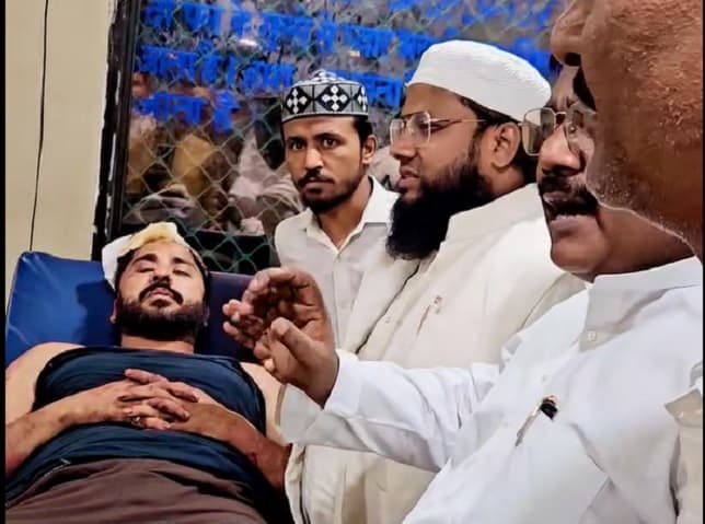 علی گڑھ:گؤ کشی کے الزام میں شدت پسندوں کے حملے میں زخمیوں سے جمعیۃ علماء ہندکے وفد نے ملاقات کی