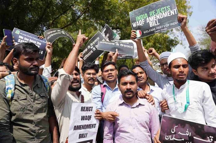 متنازعہ وقف قانون کے خلاف احتجاج کے درمیان وقف املاک کے رجسٹریشن کیلئے نئی ویب سائٹ لانچ کرنے کی تیاری