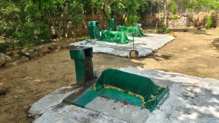 جے پور کالج میں 100 سال پرانے مقبروں کے خلاف ہندوتو گروپ سر گرم، منہدم کرنے کا مطالبہ