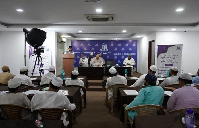 نماز پڑھانا اور خطبہ دینا صرف پیشہ نہیں بلکہ روحانی ذمہ داری ہے