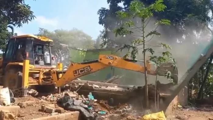 آسام حکومت نے گولاگھاٹ کے جنگل میں آباد 350 خاندانوں کو بے دخل کیا