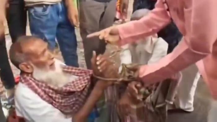 مغربی بنگال: بی جے پی کارکنان نےمسلم مویشی تاجروں پر حملہ کیا اور پریڈکرائی، دو گرفتار